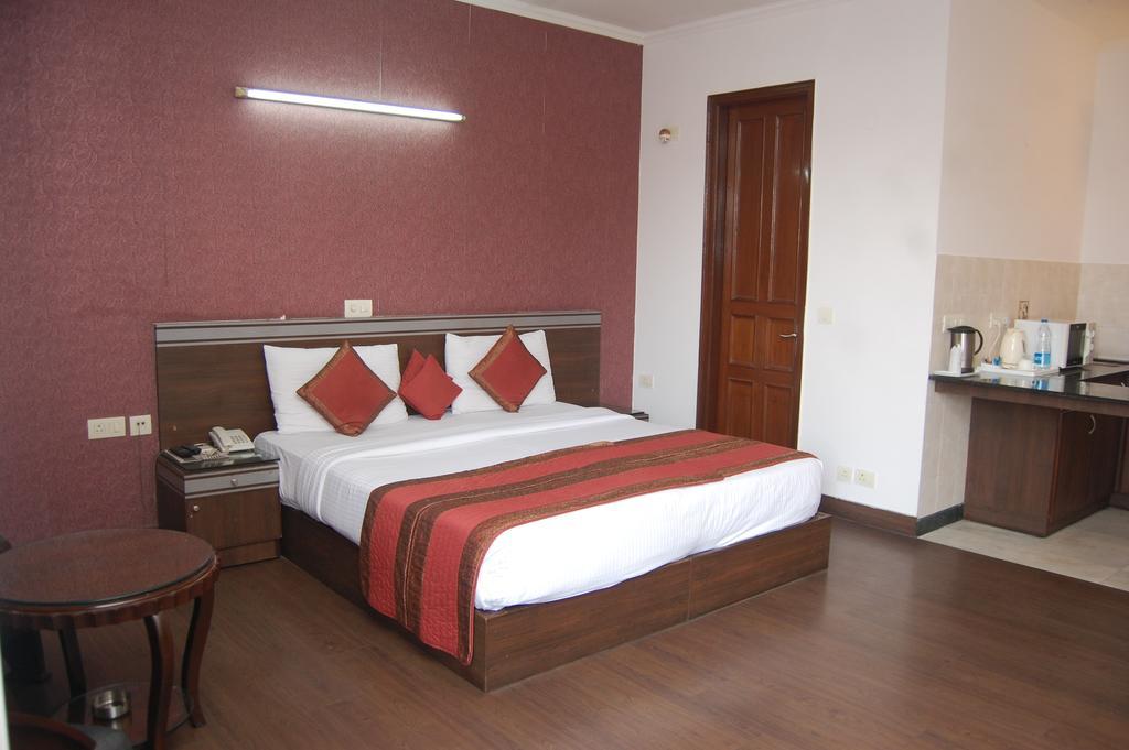 Grand Plaza Hotel New Delhi Room photo